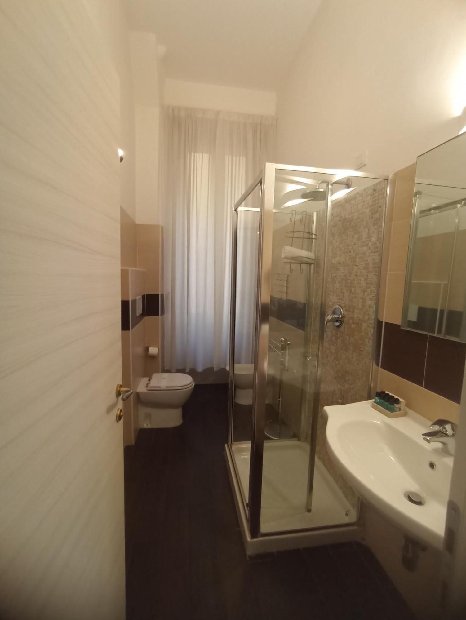 Ad Cavour Luxury Rooms - By Ad Roma Pokoj fotografie